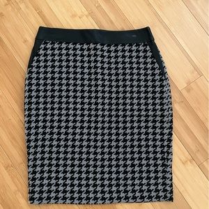 houndstooth pencil skirt